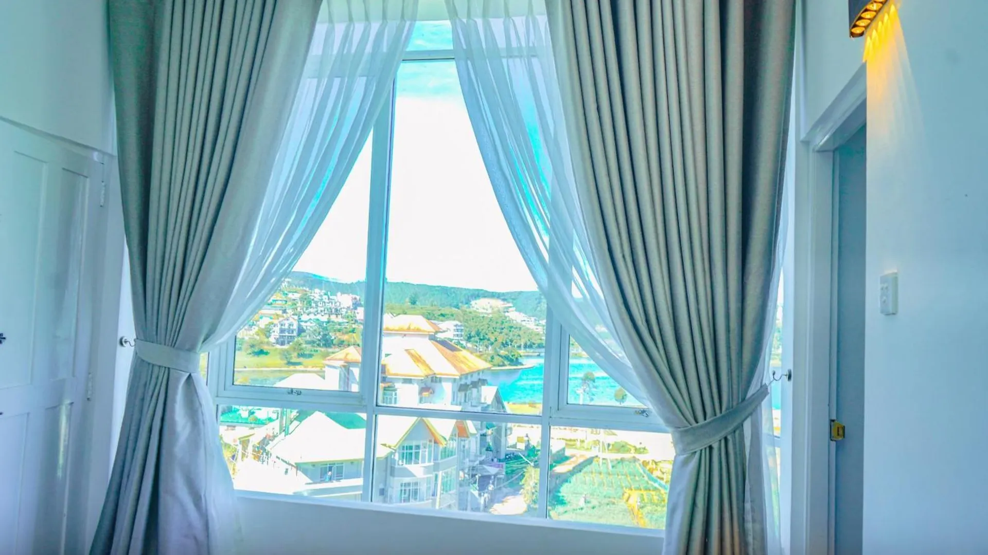 Palazzo Lake Gregory Nuwara Eliya 3*,