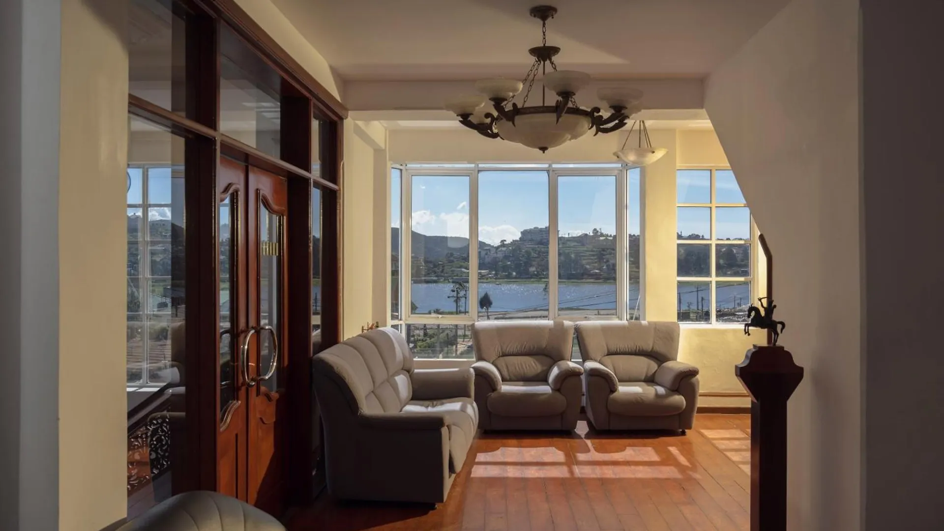 Hotel Palazzo Lake Gregory Nuwara Eliya